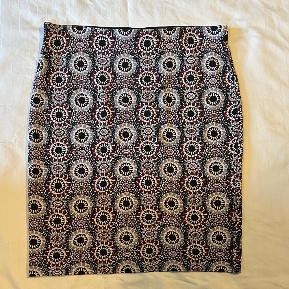 Ann Taylor Black and White Geometric Pencil Skirt